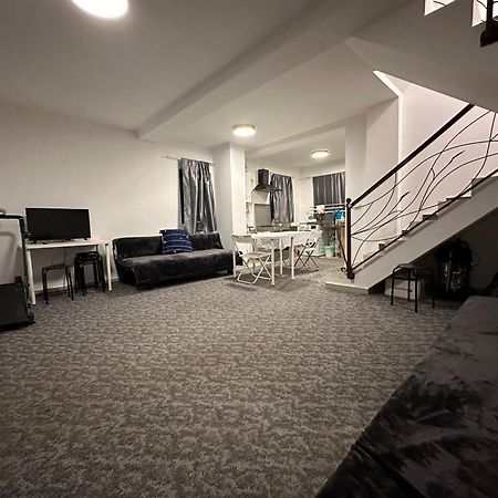 Joygate Entire Villa Отопени Экстерьер фото
