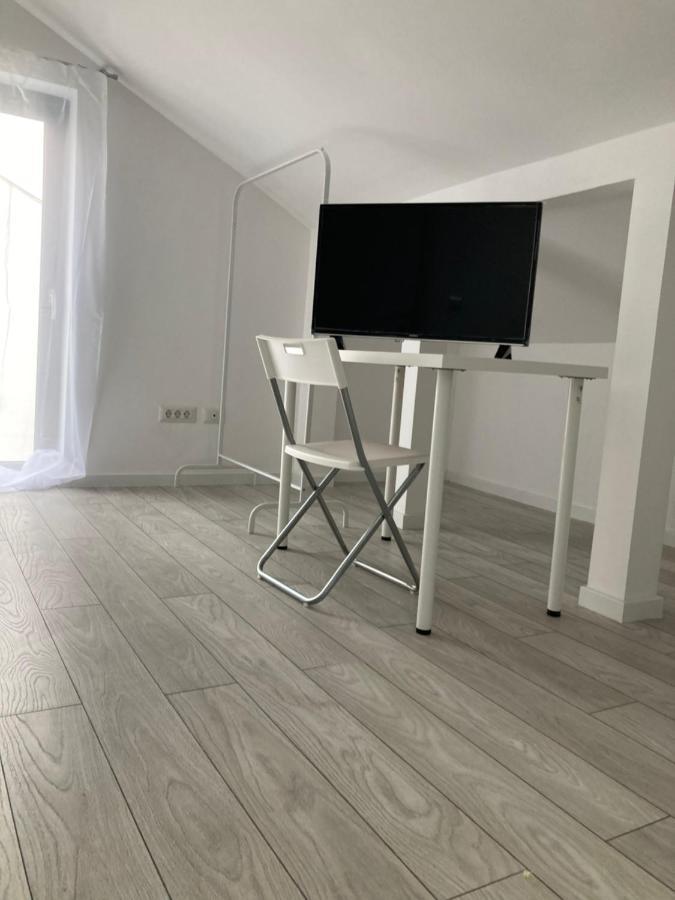 Joygate Entire Villa Отопени Экстерьер фото