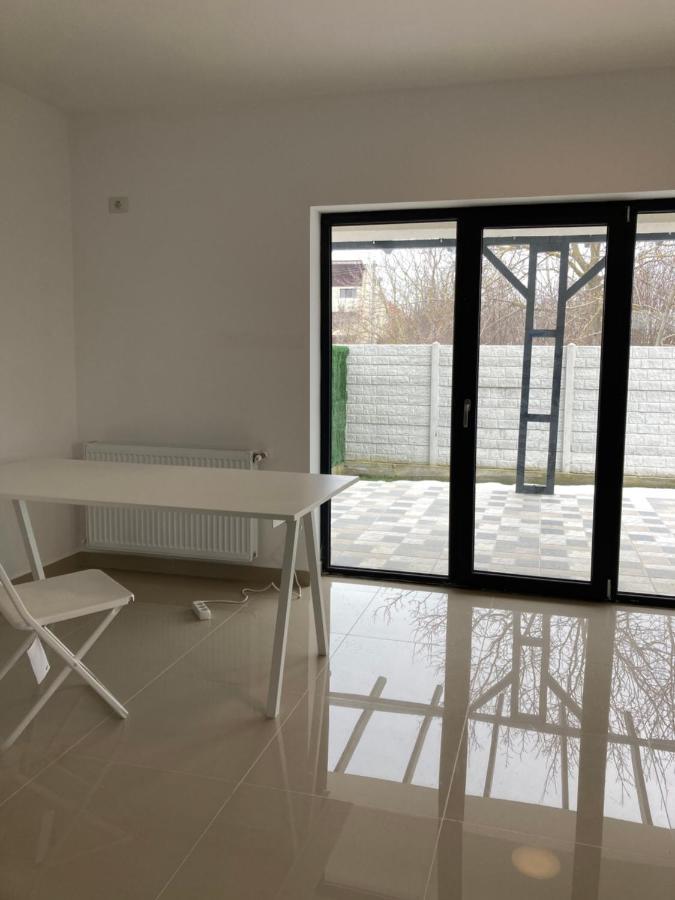 Joygate Entire Villa Отопени Экстерьер фото