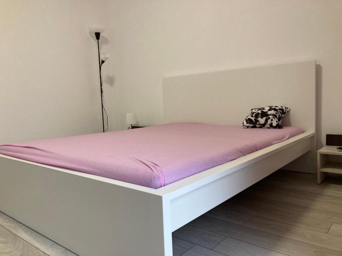 Joygate Entire Villa Отопени Экстерьер фото