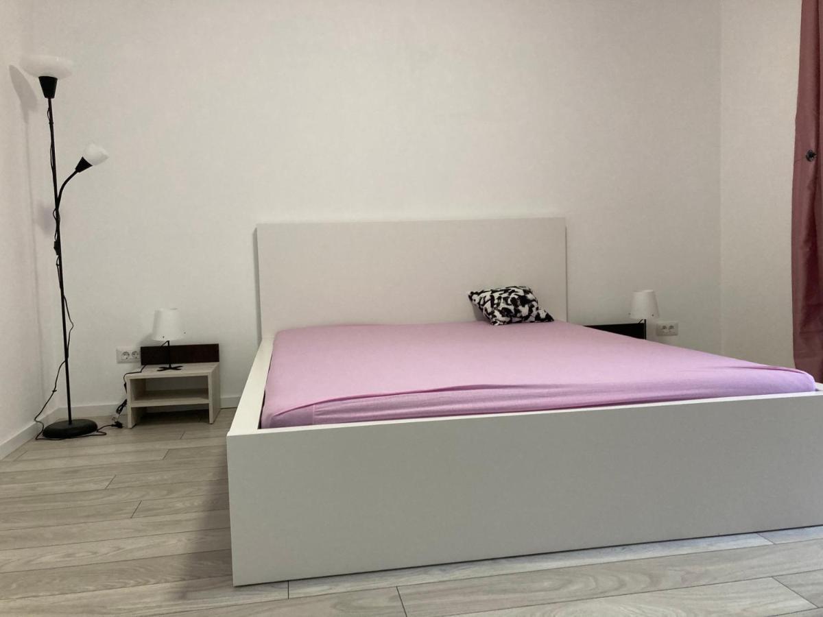 Joygate Entire Villa Отопени Экстерьер фото
