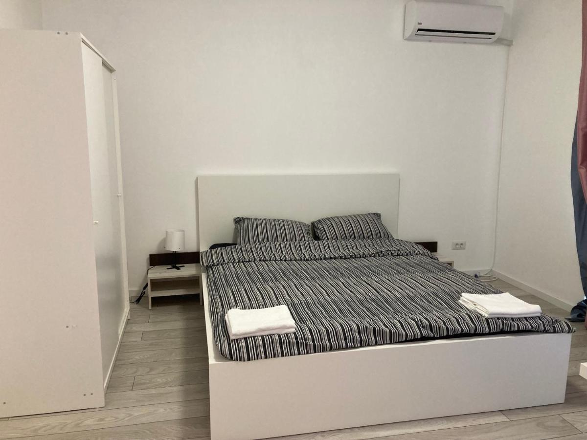 Joygate Entire Villa Отопени Экстерьер фото