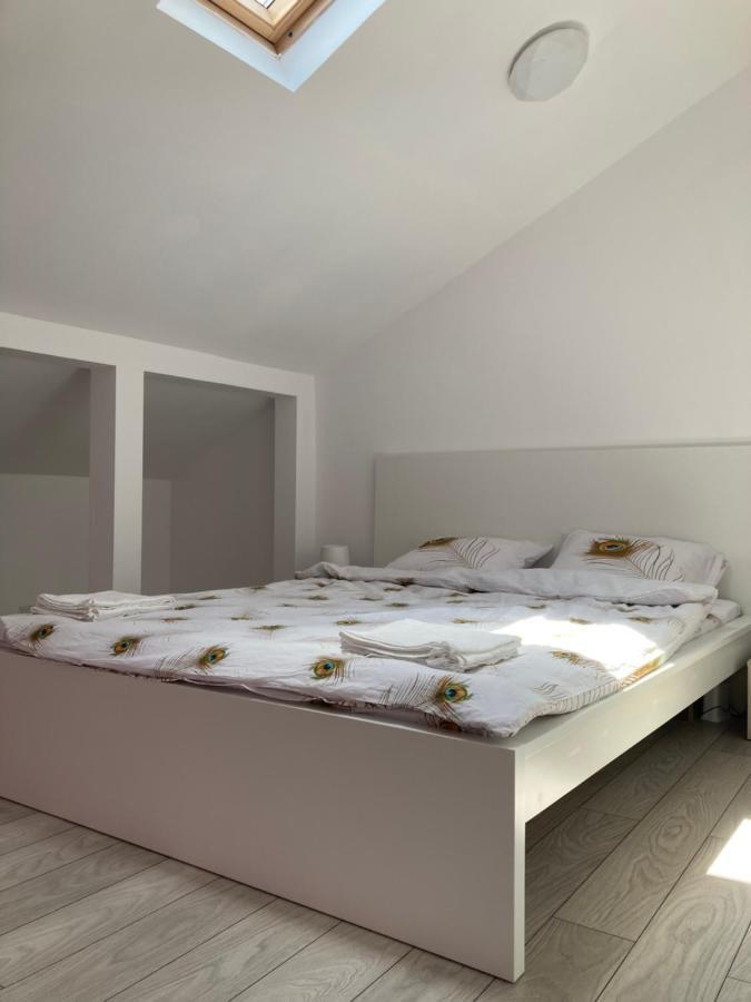 Joygate Entire Villa Отопени Экстерьер фото